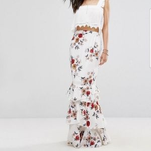 BNWT Boohoo Night floral skirt!